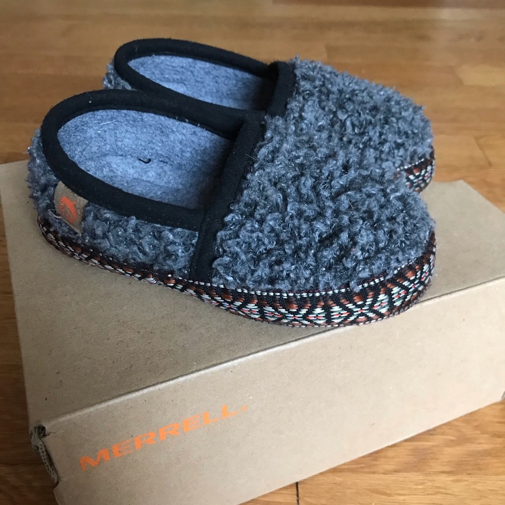 Acorn brand toddler slippers in dark grey, size 7/8